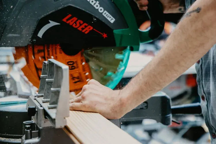 Transitional hardwood floor style
