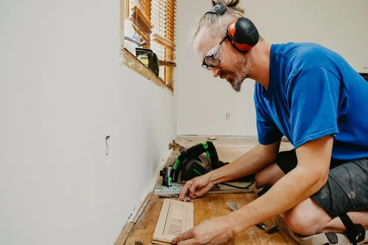 Mid-Century Modern hardwood floor style
